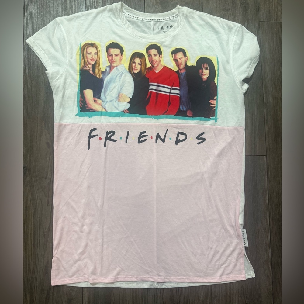 Friends TV Show Pink White Sleepshirt Nightgown M 8-10 Lounge Graphic NWOT